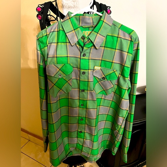 DIXXON Other - DIXXON SHIRT FLANNEL COMPANY SHIRT LONG SLEEVE “THE AULD PUB”